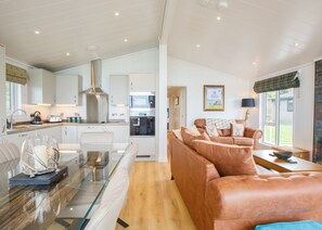 Private kitchen - Clydesdale Lodge - Drumcarrow Luxury Lodges (St. Andrews)