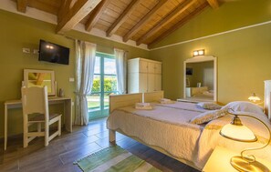 5 chambres, lit parapluie, Wi-Fi gratuit, draps fournis