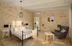 4 soverom, reiseseng for barn, wi-fi (inkludert) og sengetøy