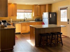 Fridge, microwave, oven, stovetop - 30+ DAYS Pagosa Springs ~ FIRE PIT! Pet Friendly! Home Away From Home! (Pagosa Springs)