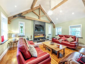Living area - 3 bedroom accommodation in LLanymawddwy, near Machynlleth (LLanymawddwy, near Machynlleth)