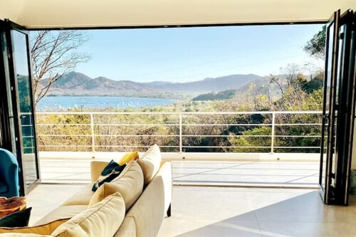 OCEANVIEW 7 BEDROOM VILLA | Sleeps 14 | INFINITY POOL | Concierge Services Avail