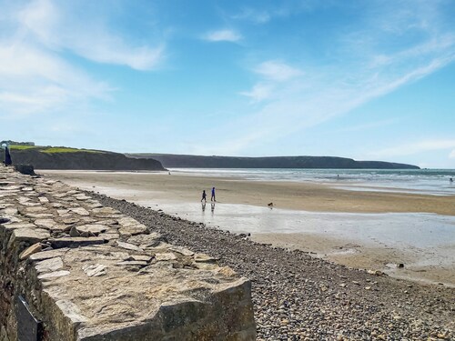 6 bedroom accommodation in Pelcomb, near Newgale