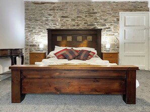 6 quartos, Wi-Fi de cortesia, roupa de cama