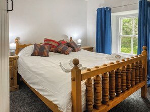 6 bedrooms, free WiFi, bed sheets
