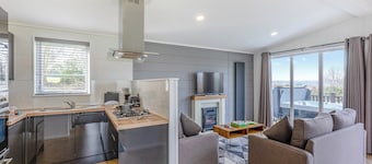 2 bedroom accommodation in Chadwick, near Worcester