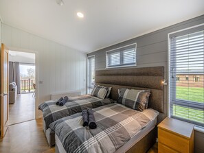 2 bedrooms, free WiFi, bed sheets - 2 bedroom accommodation in Chadwick, near Worcester (Chadwick, near Worcester)