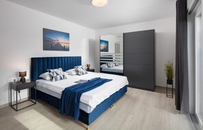 2 bedrooms, travel crib, free WiFi, bed sheets - Luxurious home in Labin (Labin)