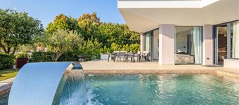 4 bedroom gorgeous home in Zaton