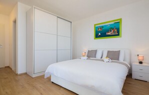 4 chambres, lit parapluie, Wi-Fi gratuit, draps fournis