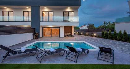 Amazing home in Nin with sauna