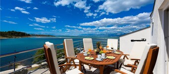 3 bedroom stunNing home in Nin