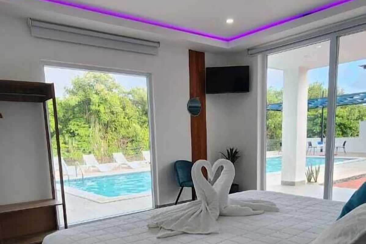 Deluxe Double Room | Premium bedding, in-room safe, desk, blackout drapes