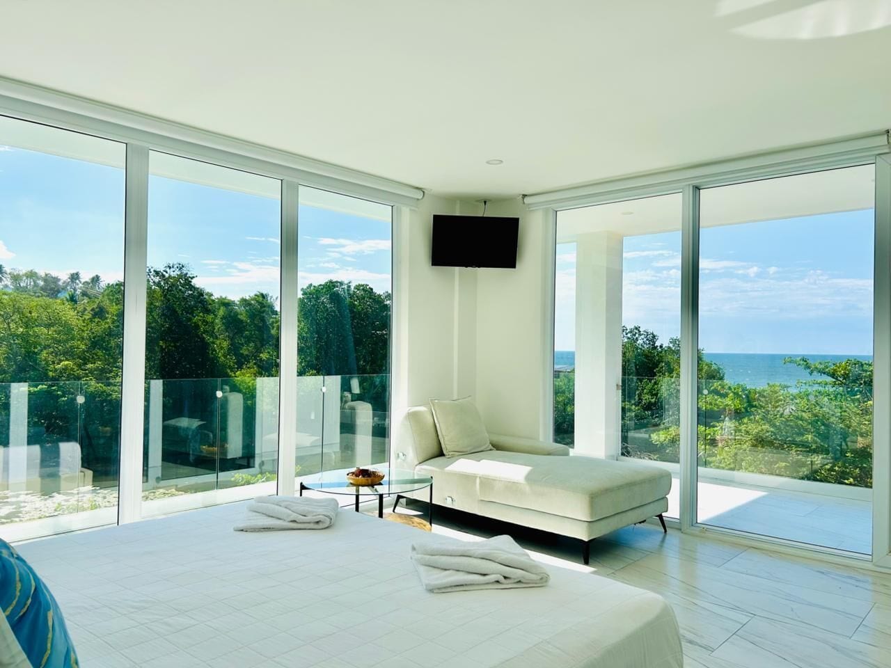 Premium bedding, in-room safe, desk, blackout curtains