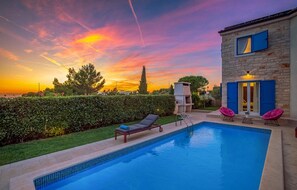 Pool - Beautiful home in Tar (Tar)