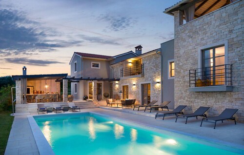 Lovely home in Srebrnici with WiFi