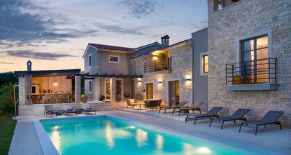 Lovely home in Srebrnici with WiFi