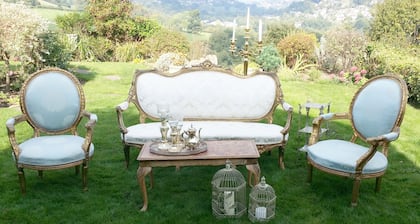 Enchanting Elegance on 6 Acres: Riverview Manor Wedding Venue