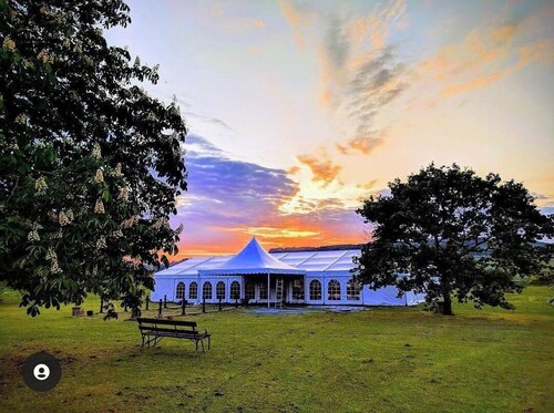 Enchanting Elegance on 6 Acres: Riverview Manor Wedding Venue