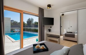 4 habitaciones, cuna de viaje, wifi gratis y ropa de cama