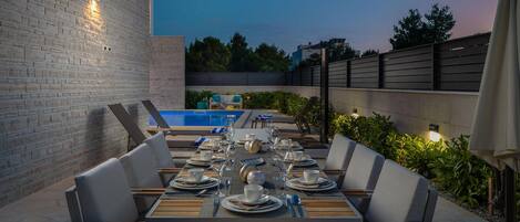 Outdoor dining