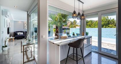 Stunning home in Zaton, Nin