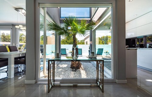 Stunning home in Zaton, Nin