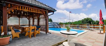 Awesome home in Zasadbreg