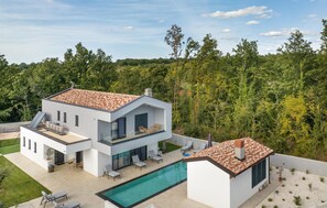 Exterior - Luxurious home in Rebici (Rebici)