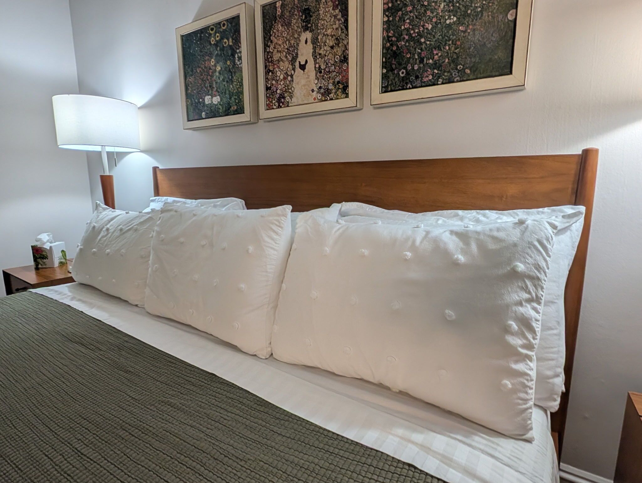 1 habitación, escritorio, tabla de planchar con plancha y wifi gratis 