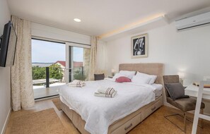 4 quartos, berço de viagem, Wi-Fi de cortesia, roupa de cama
