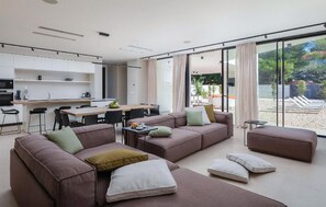 TV connectée, table de tennis de table