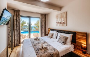 4 quartos, berço de viagem, Wi-Fi de cortesia, roupa de cama
