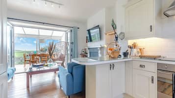 Dishwasher, highchair