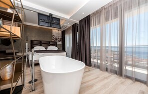 4 Schlafzimmer, Reisekinderbett, kostenloses WLAN, Bettwäsche