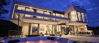 Beautiful home in Zdrelac with sauna