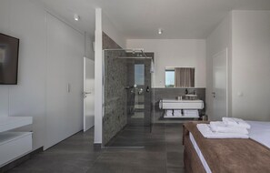 4 Schlafzimmer, Reisekinderbett, kostenloses WLAN, Bettwäsche