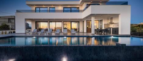 Beheizter Pool