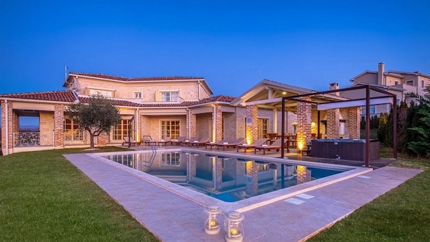 Unclassified image, 1 of 44, button - Luxurious home in Bajkini (Bajkini)