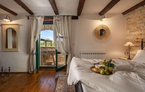 4 Schlafzimmer, Reisekinderbett, kostenloses WLAN, Bettwäsche