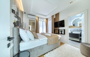 4 quartos, berço de viagem, Wi-Fi de cortesia, roupa de cama