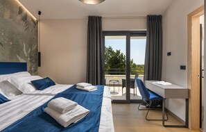 2 quartos, berço de viagem, Wi-Fi de cortesia, roupa de cama