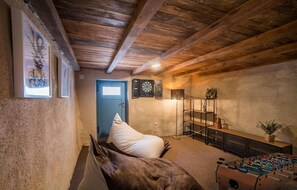 Games room - Beautiful home in Suzan (Suzan)