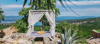 Beautiful home in Suzan