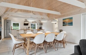 Dining - 4 bedroom amazing home in Ringkøbing (Ringkøbing)
