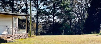 Quiet country living, mobile home down dirt lane