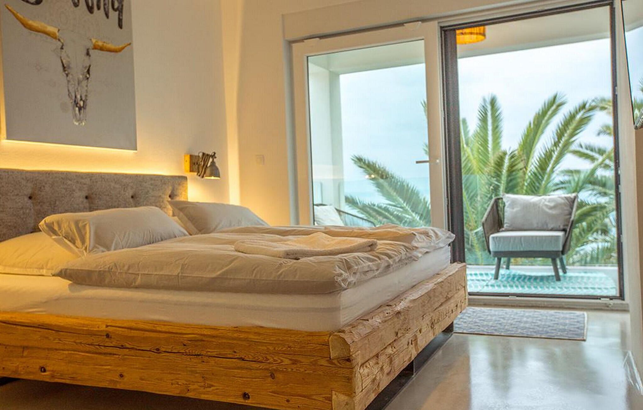 5 bedrooms, free WiFi, bed sheets