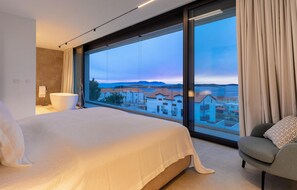 3 bedrooms, travel crib, free WiFi, bed sheets