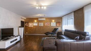 Fireplace, foosball, table tennis