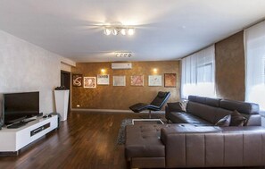 Fireplace, foosball, table tennis